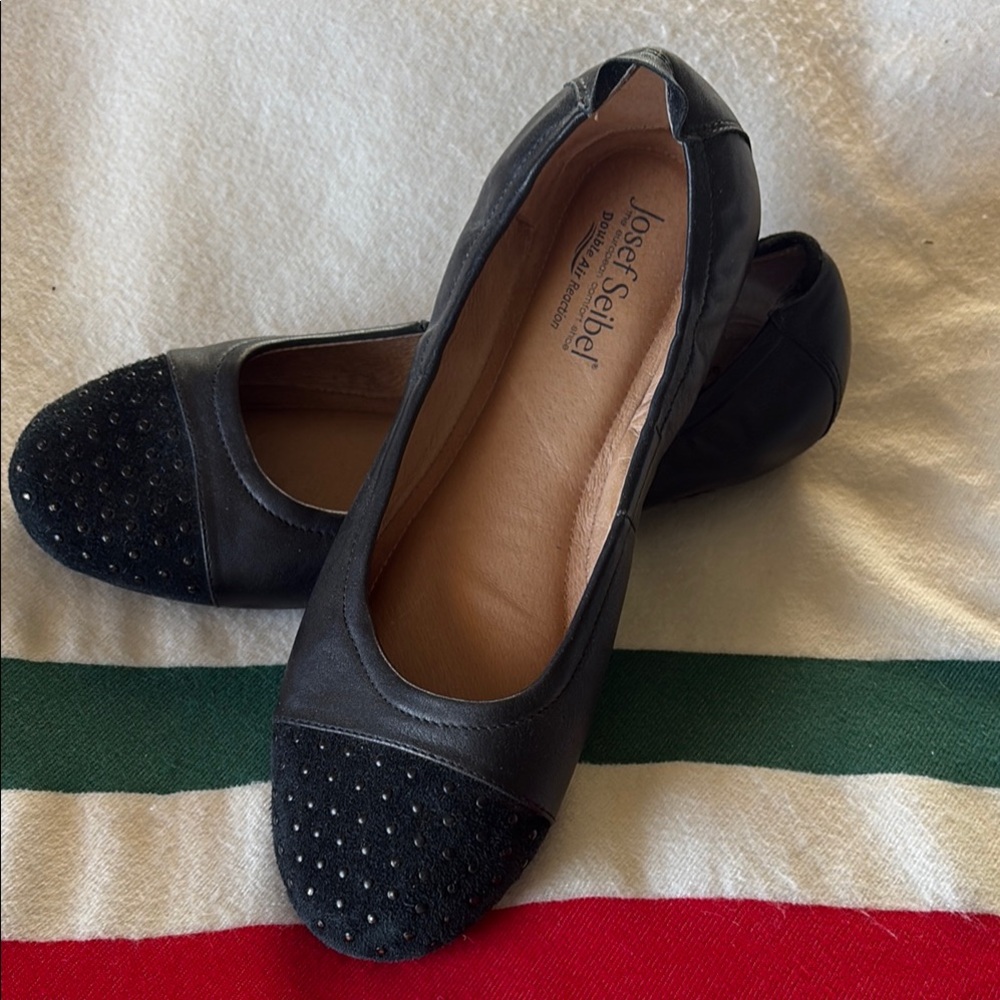 Josef Seibel Black Loafers with Textured Upper